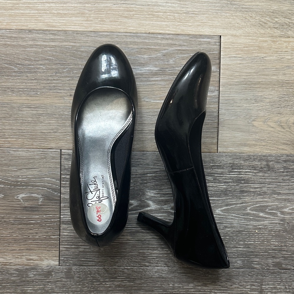 Life Stride Classic Black Heels